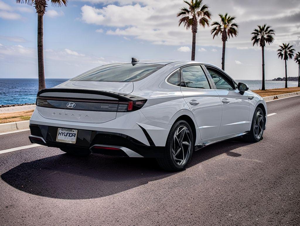 New 2026 White Hyundai SEL Sport image 5