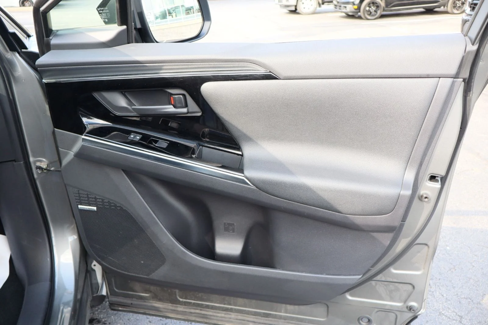 Used 2023 Smoked Carbon Subaru Touring image 29