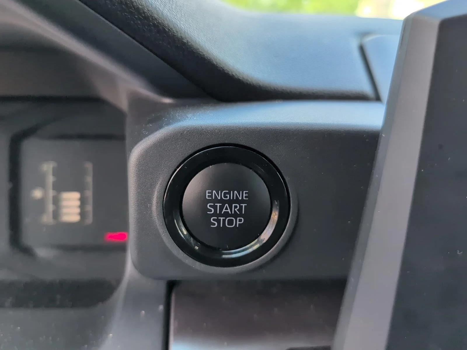 Used 2025 Ice Cap Toyota SR5 image 25