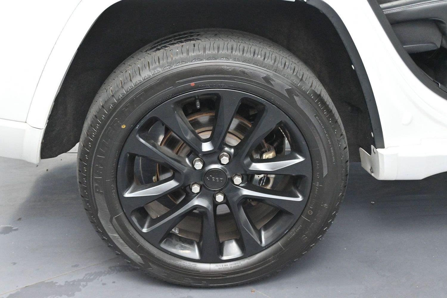 Used 2021 Bright White Clearcoat Jeep Laredo X image 36