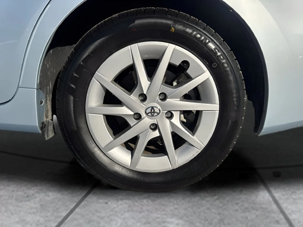 Used 2013 Blue Toyota Two image 30