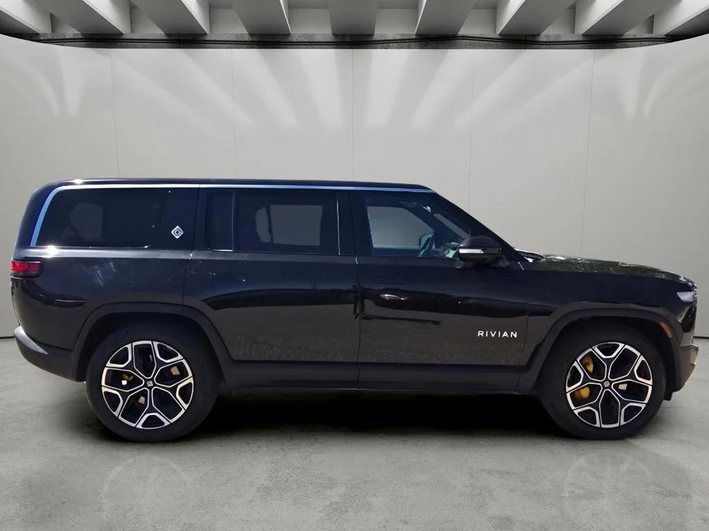 Used 2024 Midnight Rivian Adventure image 11