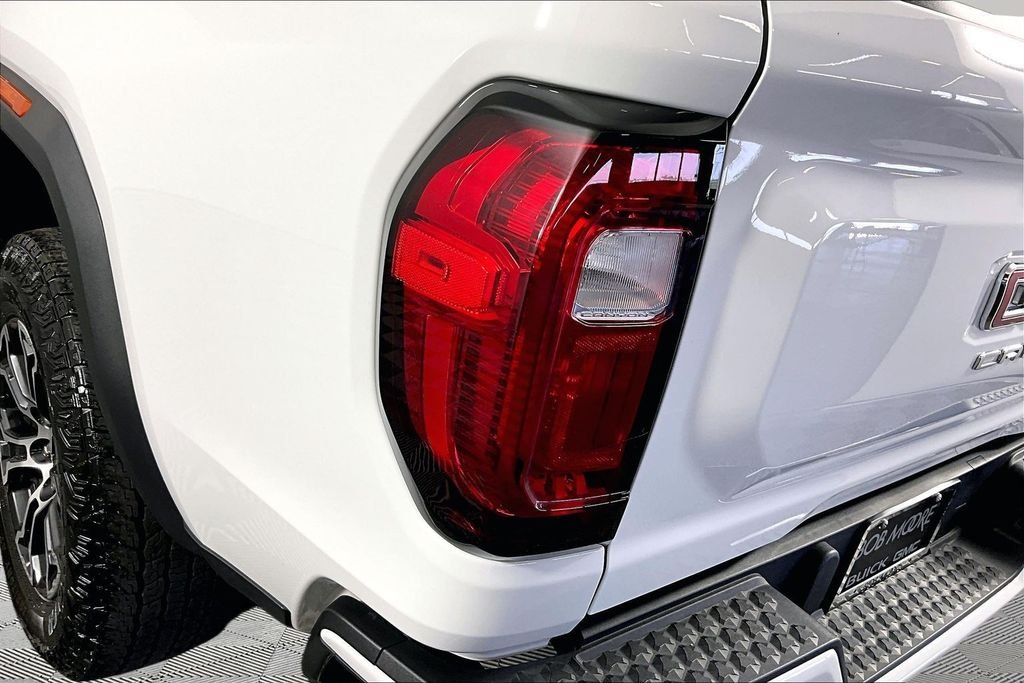 Used 2024 White GMC AT4 image 22