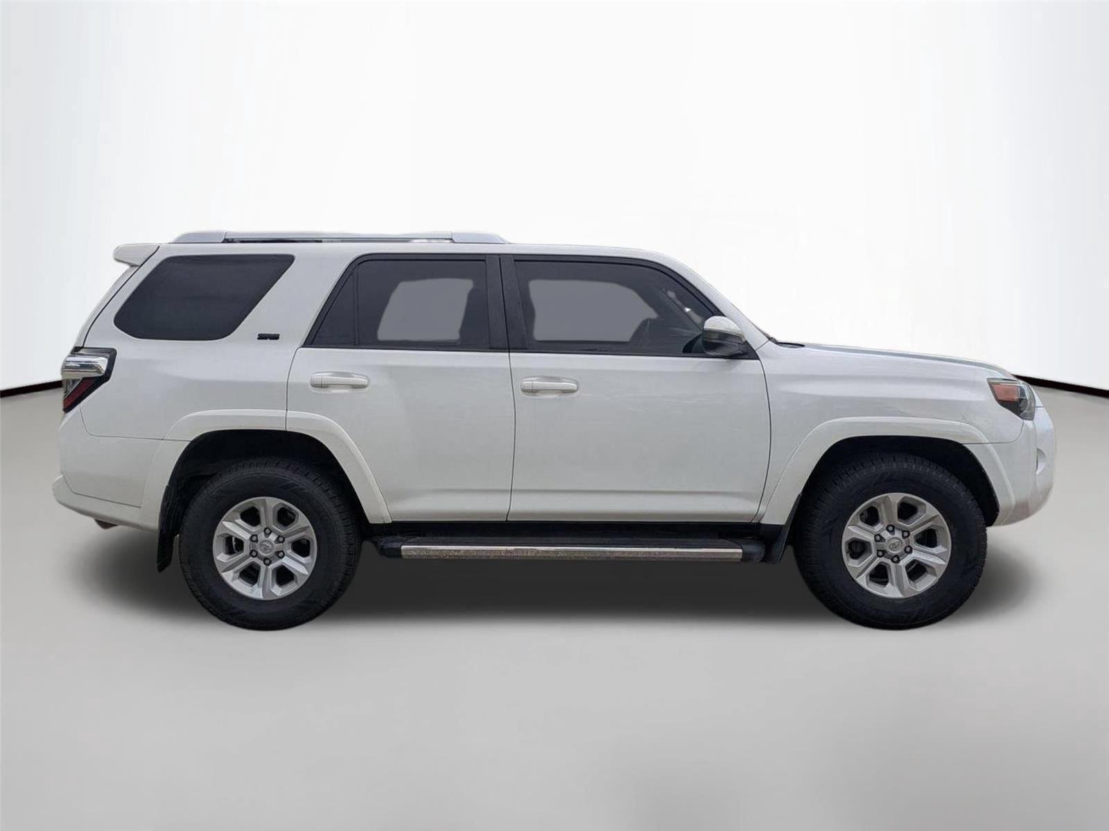 Used 2017 Super White Toyota SR5 image 4