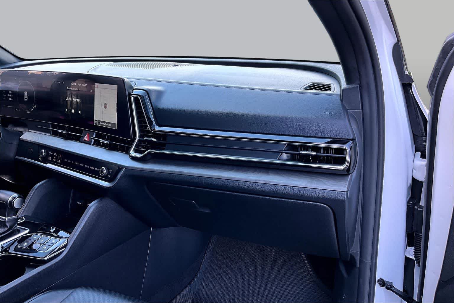 Used 2024 Ebony Black Roof Kia X-Pro Prestige image 19