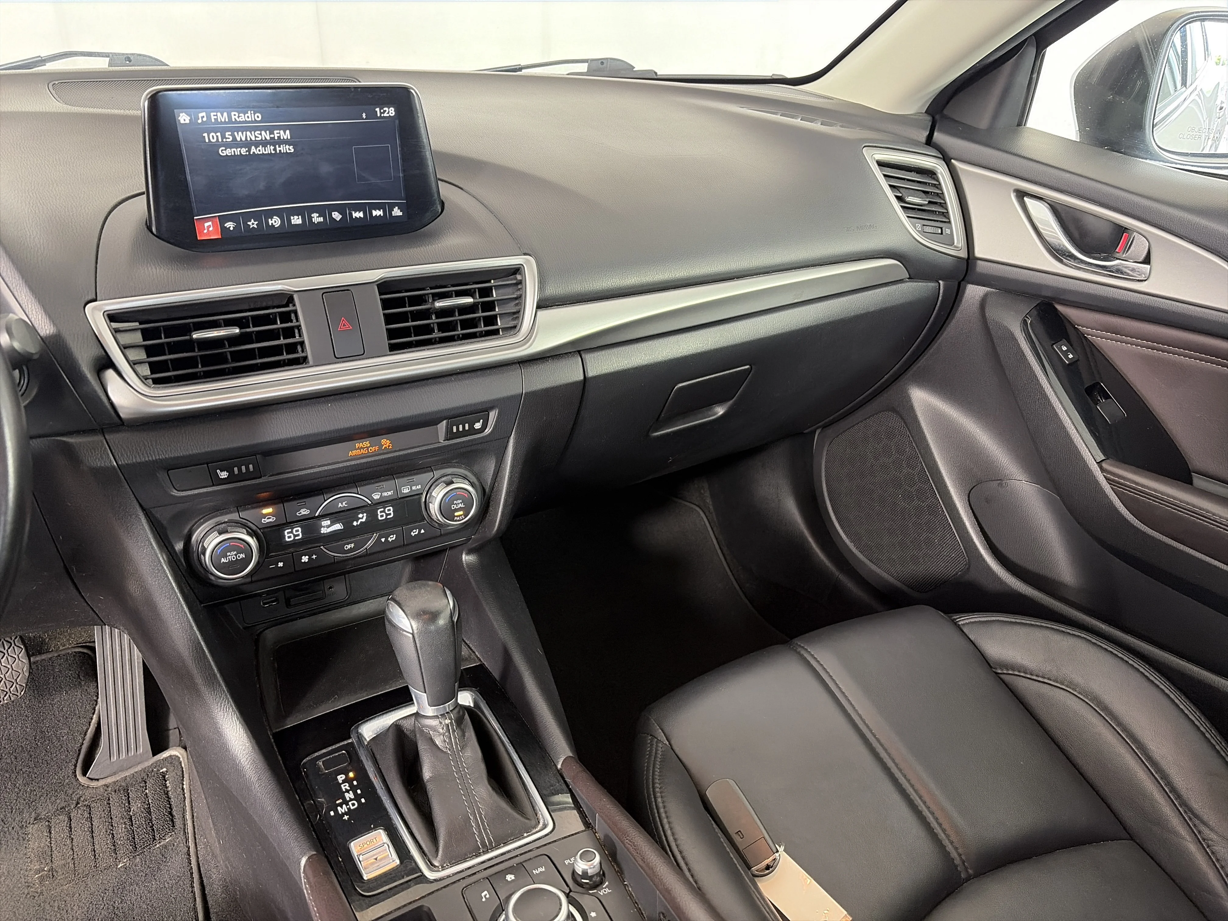 Used 2018 Sonic Silver Metallic Mazda Touring image 4