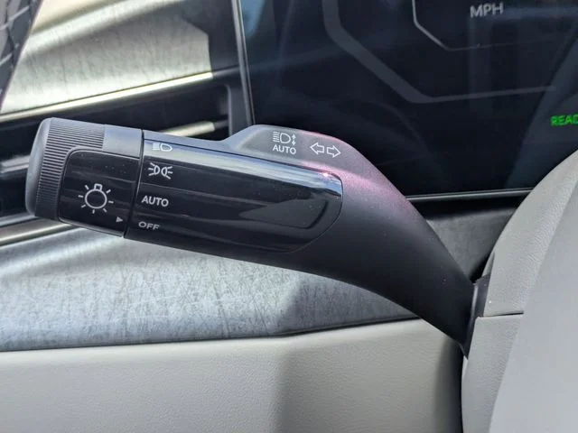 New 2026 Ocean Blue Kia Wind AWD image 28