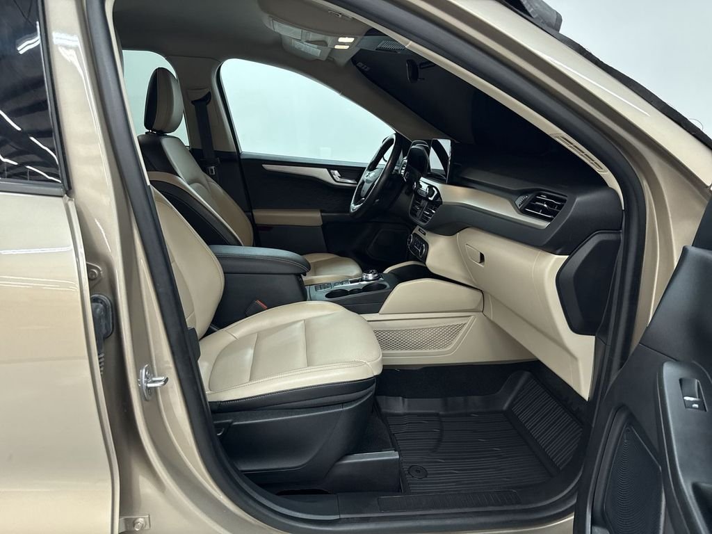 Used 2020 Desert Gold Metallic Ford SEL image 18
