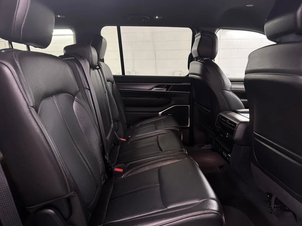 Certified Used 2025 Black Jeep Base image 31