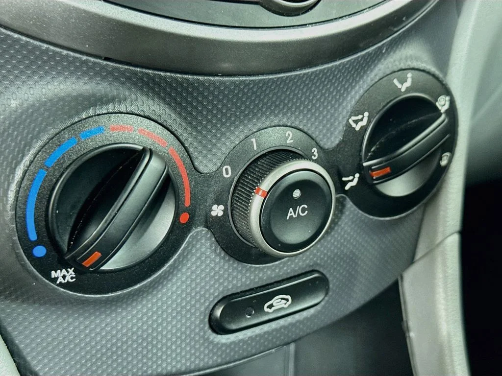 Used 2015 Red Hyundai GS image 15