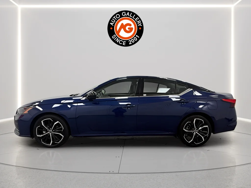Used 2024 Blue Nissan 2.5 SR image 5