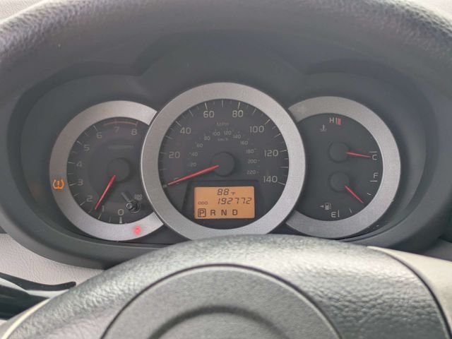 Used 2011 Brown Toyota Base image 30