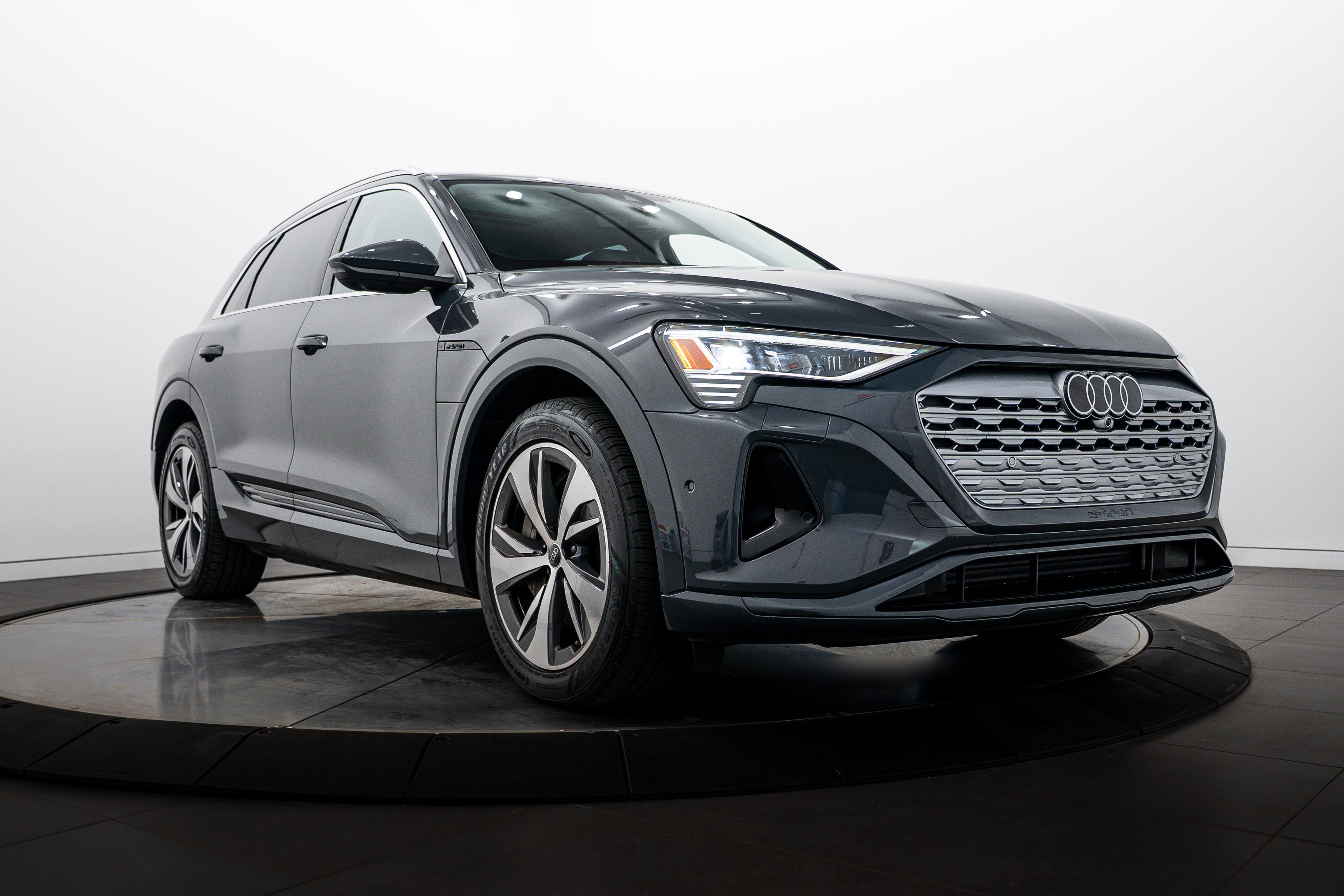 2024 Audi Q8 e-tron 55 114 kWh Premium Plus quattro's photo