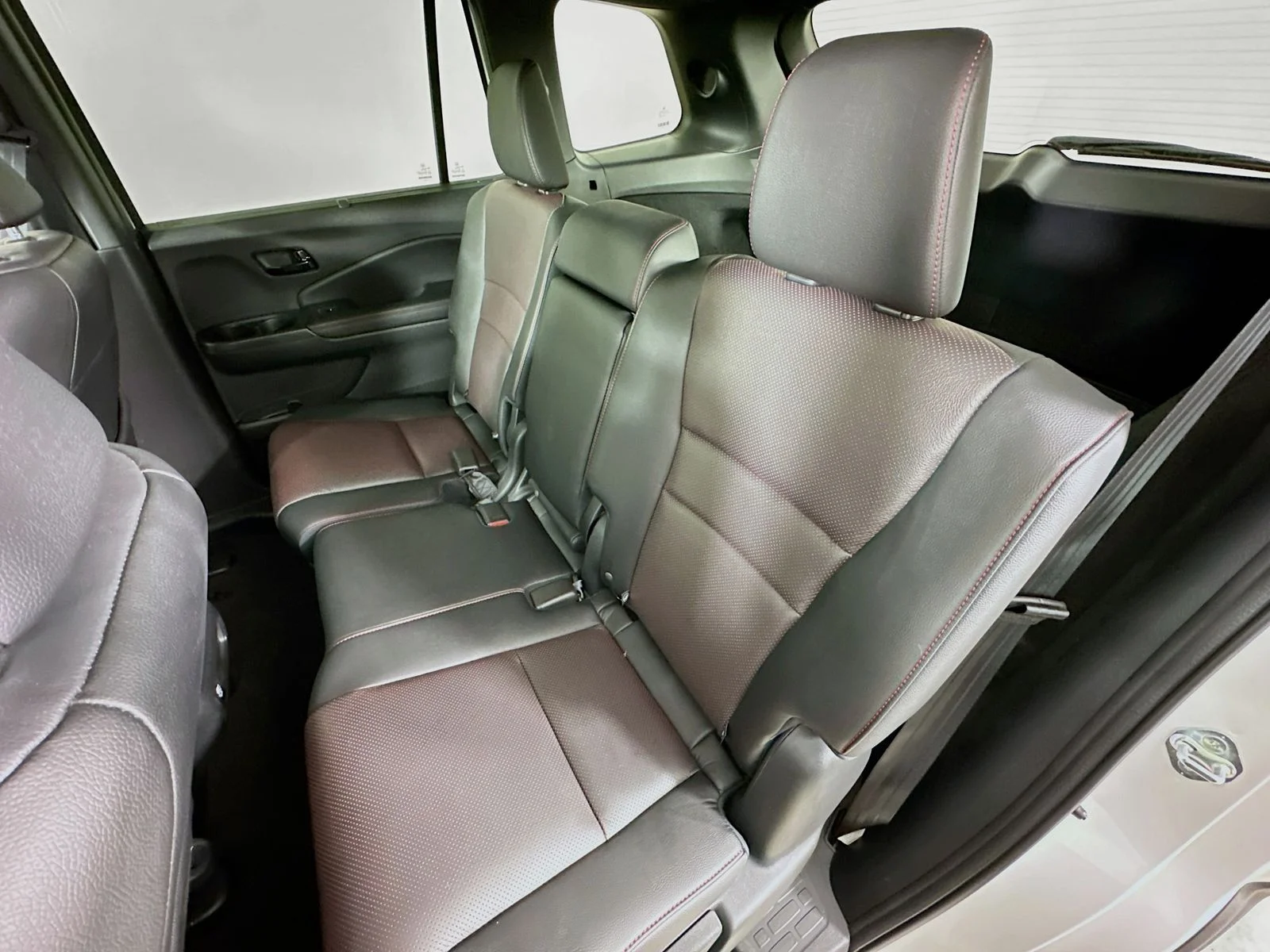 Used 2024 White Honda  image 35