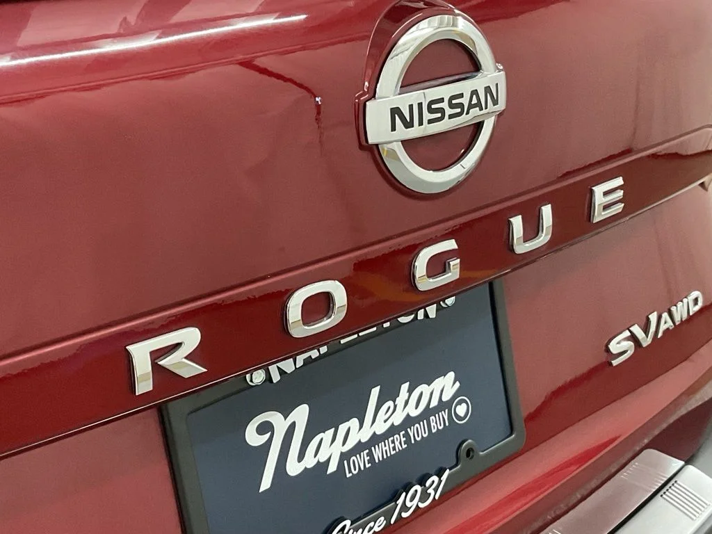 Used 2021 Scarlet Nissan SV image 23