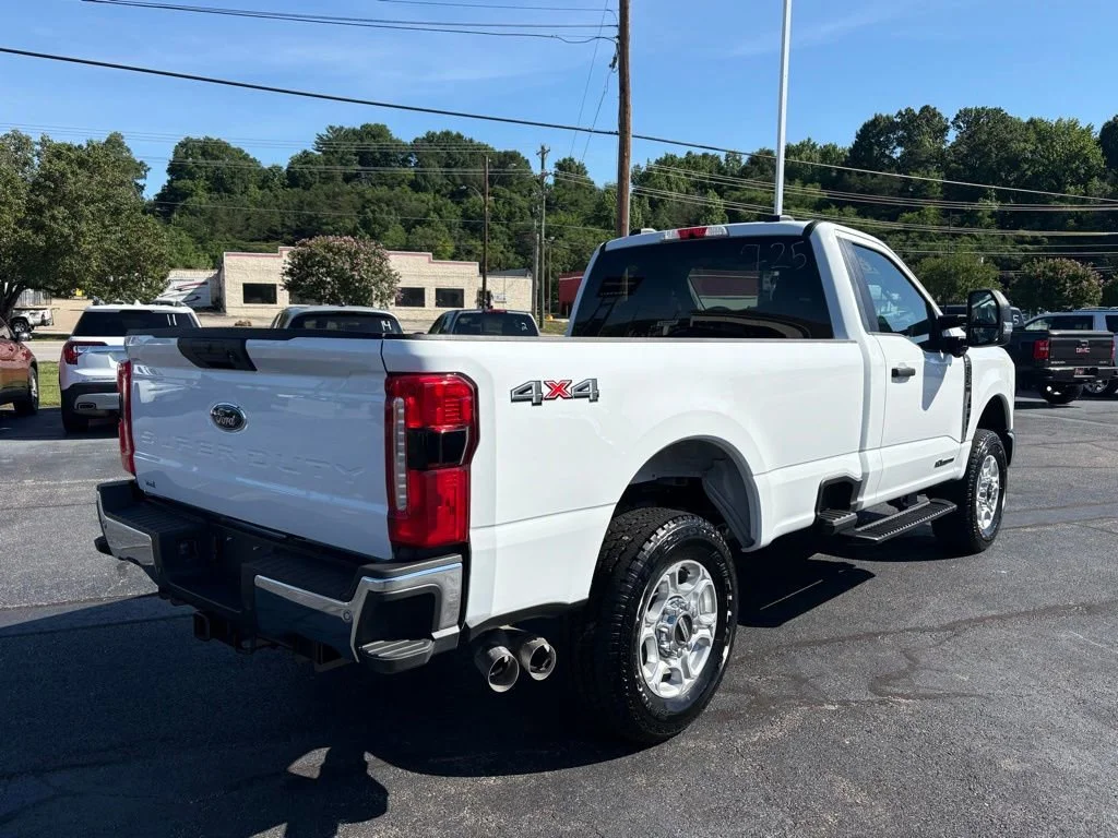 Used 2026 White Ford XL image 8