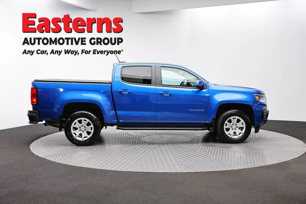 Used 2022 Blue Chevrolet LT image 4