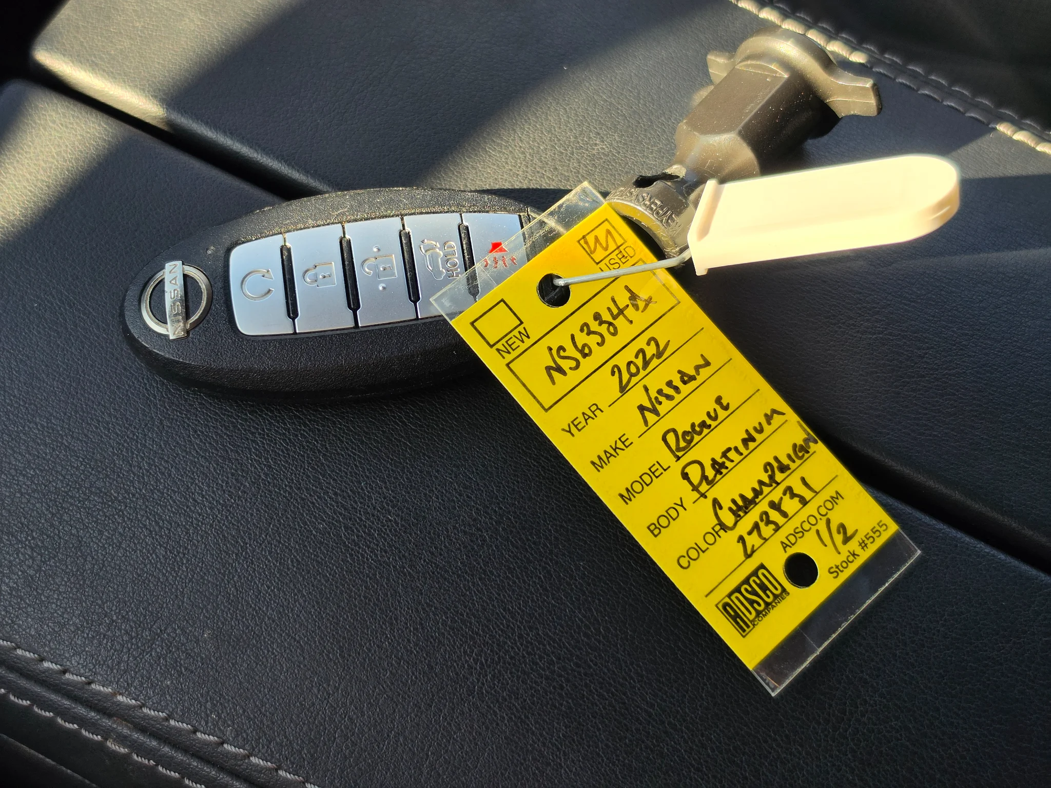 Used 2022 Champagne Silver Metallic/Super Black Nissan Platinum image 10