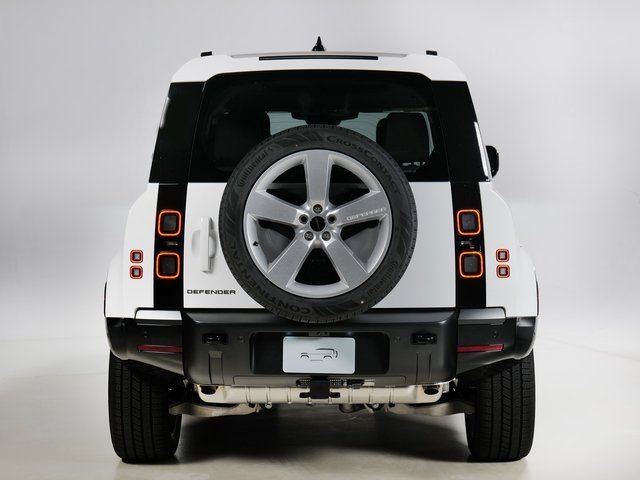 New 2026 Fuji White Land Rover X-Dynamic SE image 7