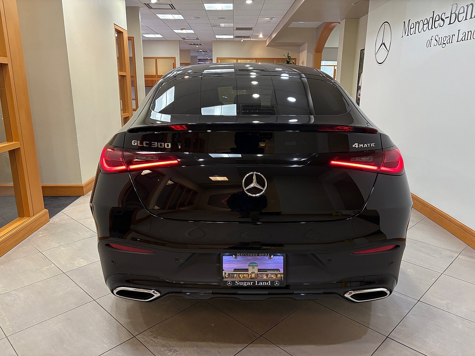 New 2027 Black Mercedes-Benz GLC 300 image 4