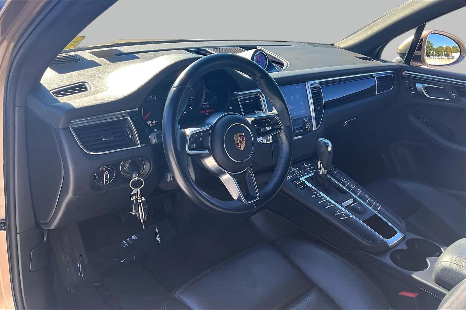 Used 2017 Palladium Metallic Porsche  image 17