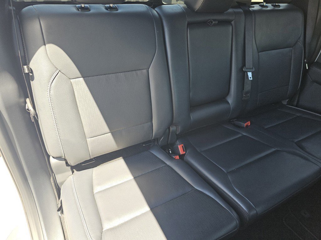 Used 2025 Oxford White Ford Lariat image 30