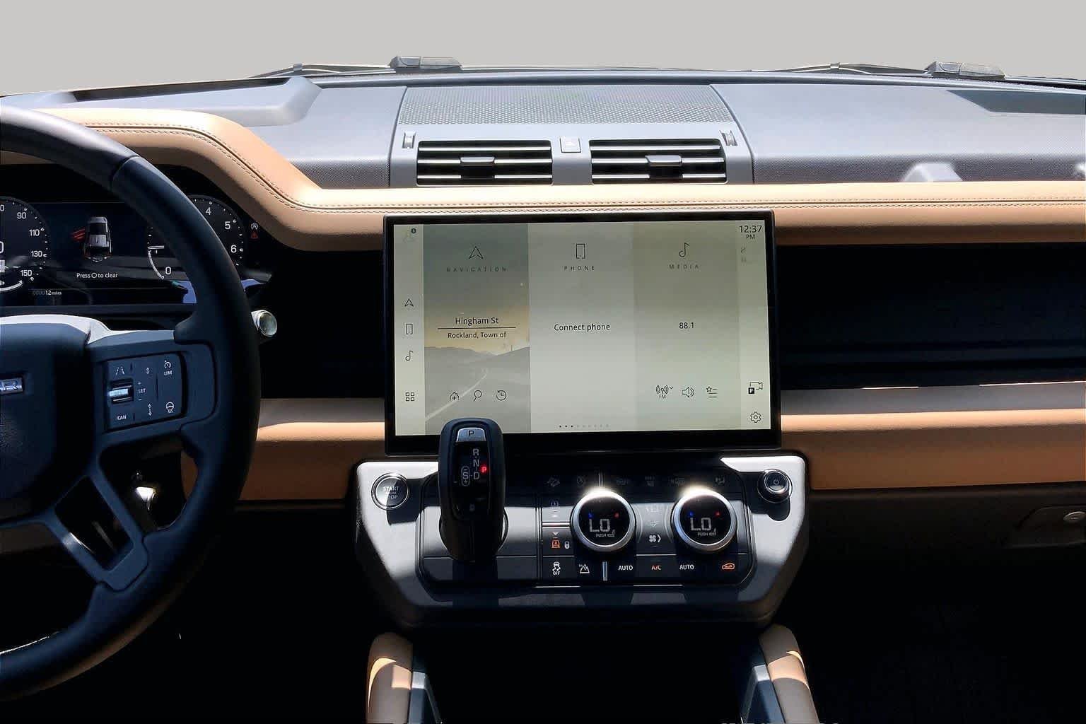 Used 2026 BLACK Land Rover X-Dynamic SE image 8