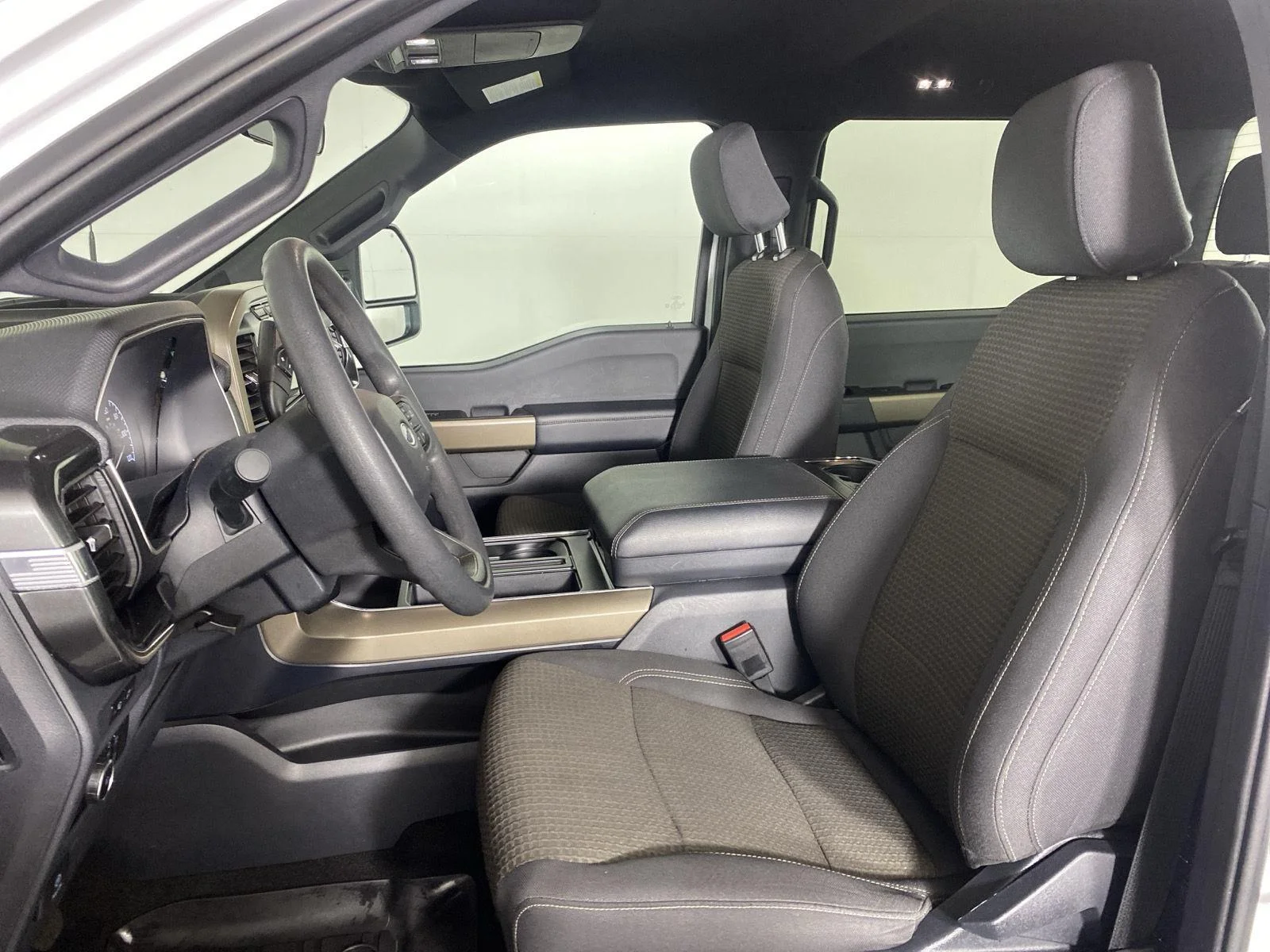 Used 2023 Oxford White Ford XL image 18
