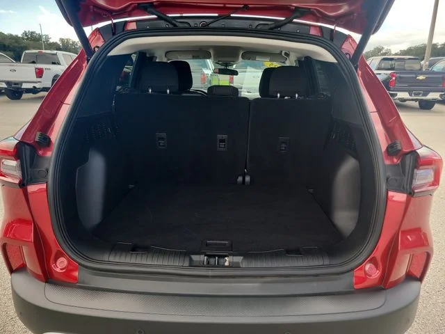 Used 2025 Red Ford Active image 10