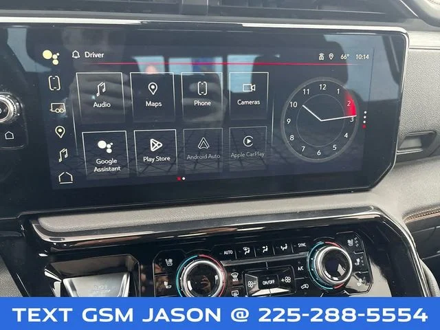 Used 2024 White GMC AT4 image 25