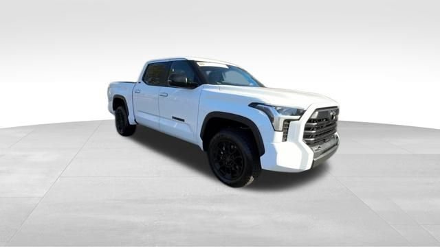 2026 Toyota Tundra SR5 - Photo 8