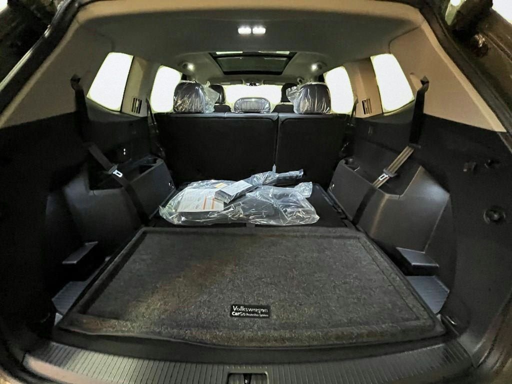 New 2026 Green Volkswagen SE w/Technology image 26