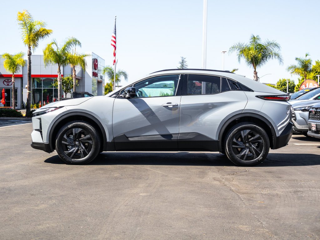 Certified Used 2026  Toyota SE image 5