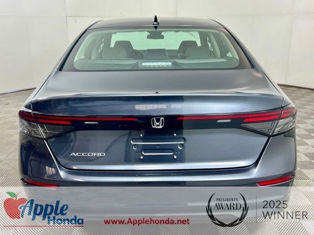 New 2026 Meteorite Gray Metallic Honda SE image 5