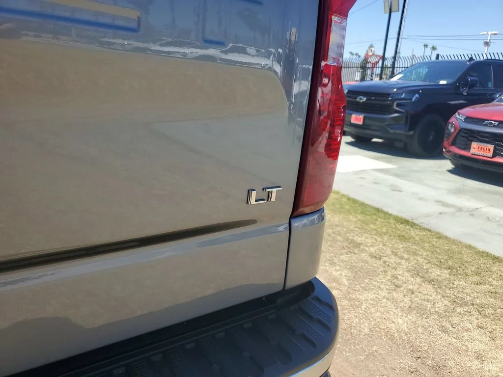 Used 2025 Sterling Gray Metallic Chevrolet LT image 9