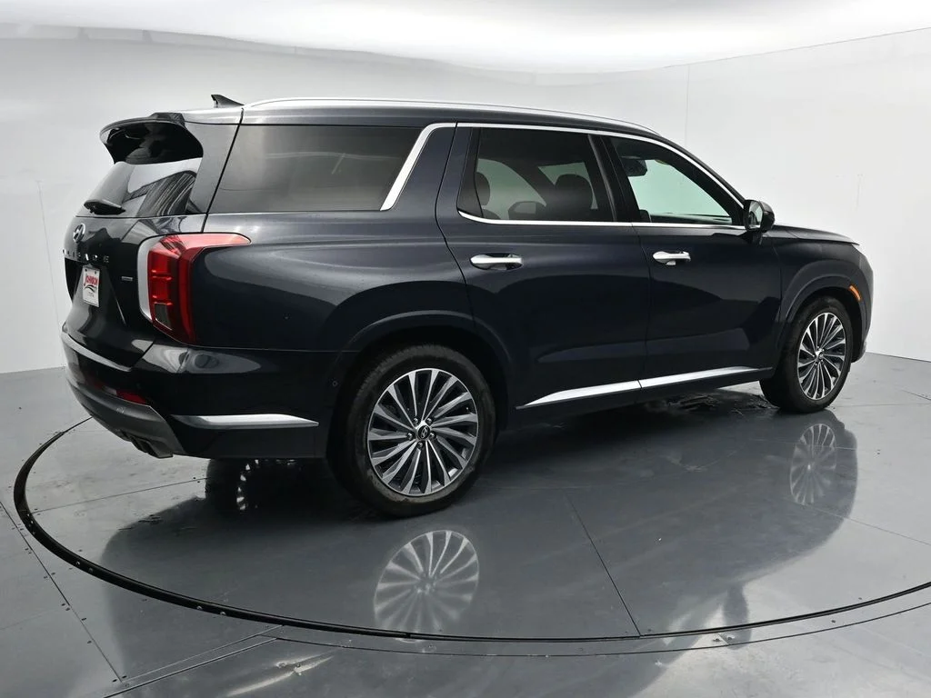 Used 2024 White Hyundai Calligraphy image 7