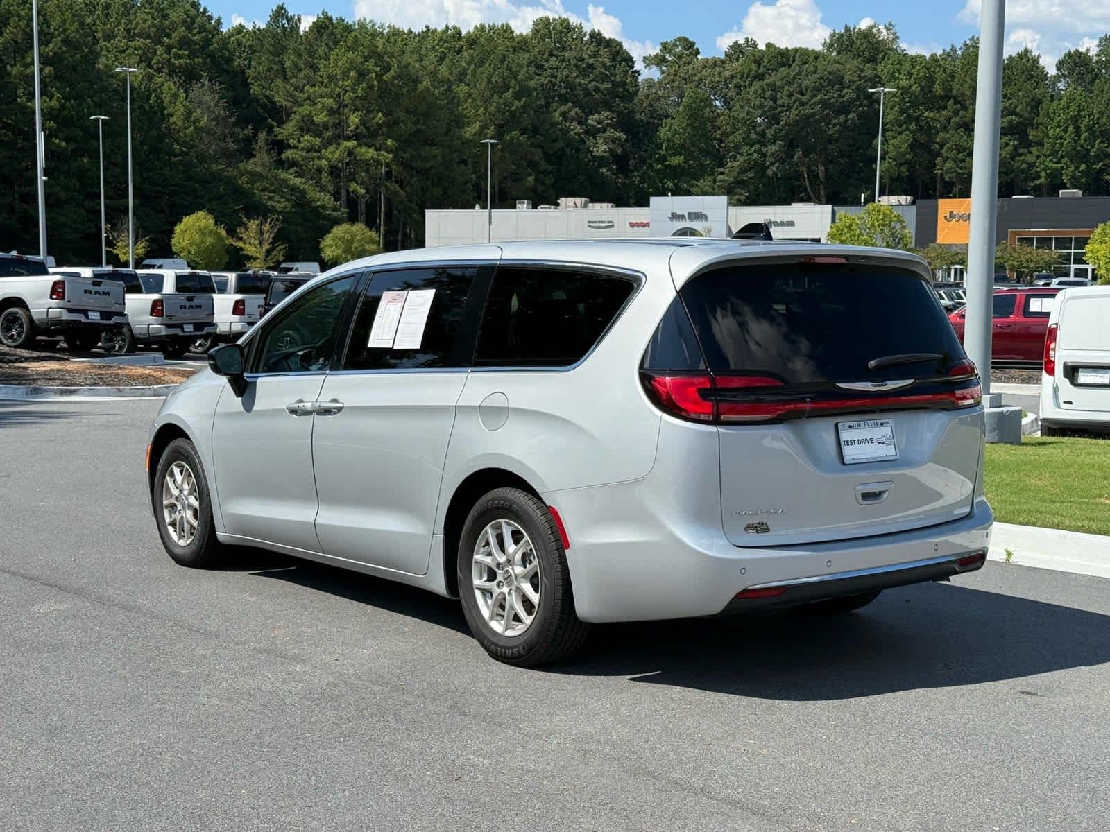 Used 2024 Silver Mist Clearcoat Chrysler Touring L image 3