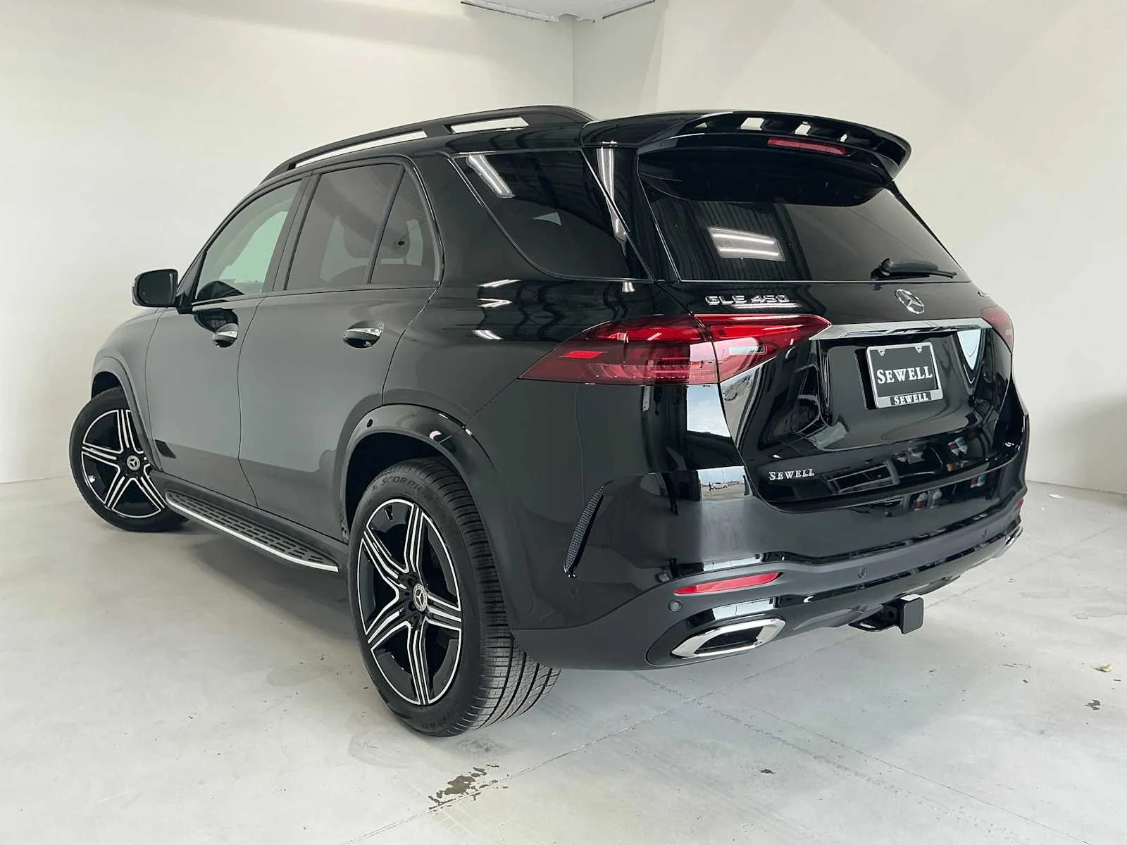 New 2026 Black Mercedes-Benz GLE 450 image 4