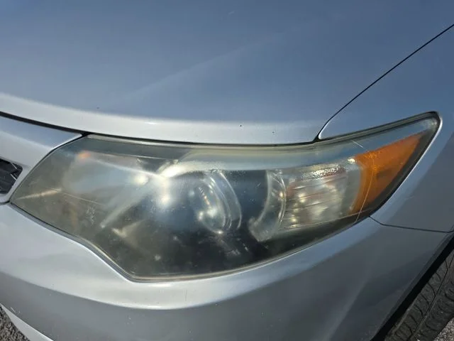 Used 2014 Silver Toyota SE image 30