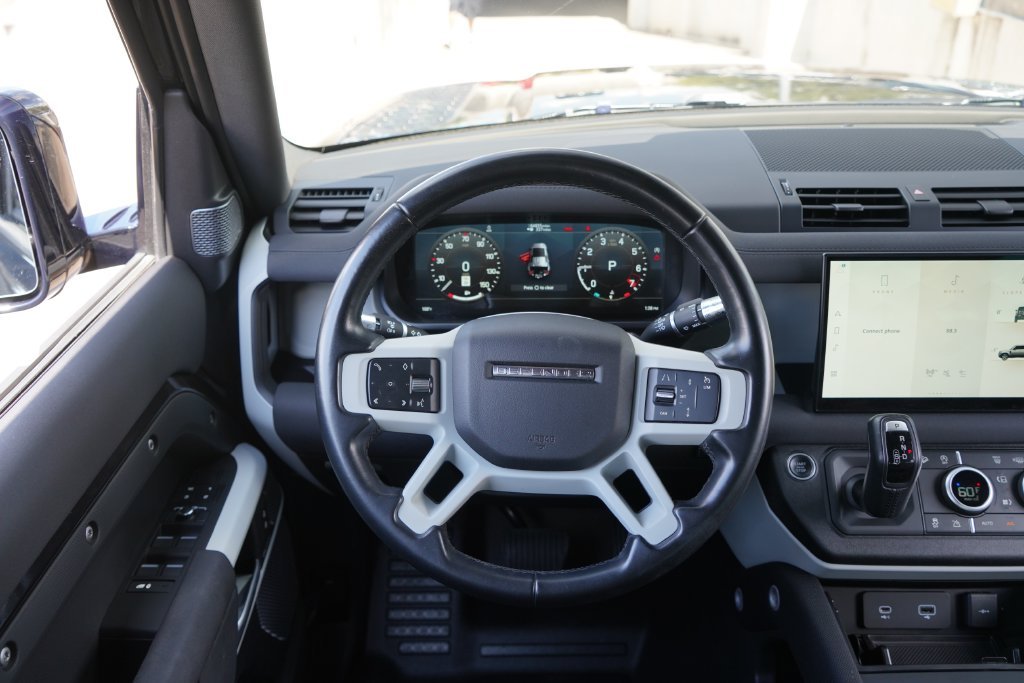 Used 2022  Land Rover X-Dynamic SE image 28