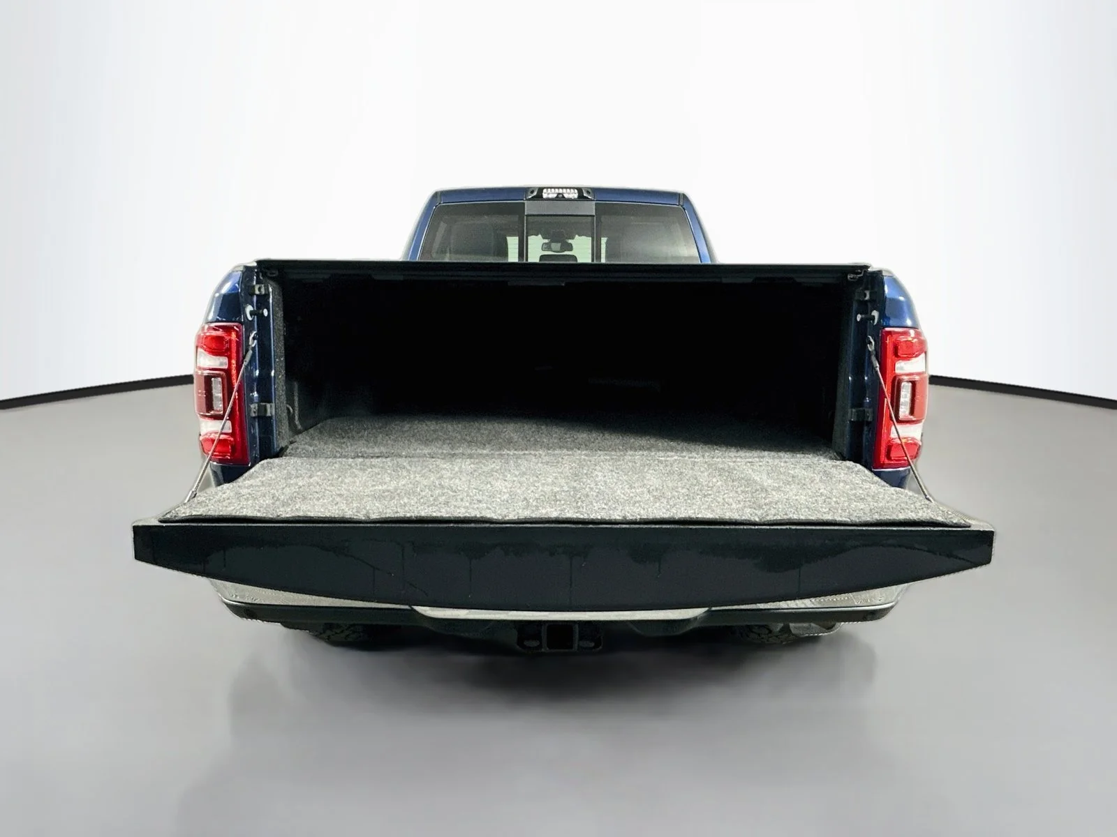 Used 2022 Patriot Blue Pearlcoat Ram Laramie image 26