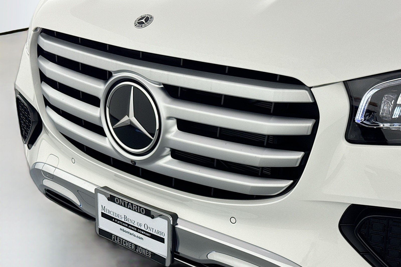 New 2026 Polar White Mercedes-Benz GLS 450 4MATIC® SUV image 13