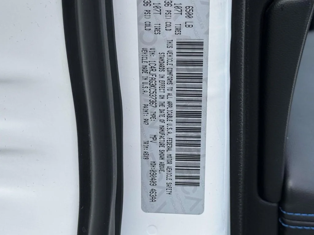 Used 2019 White Jeep Laredo image 30
