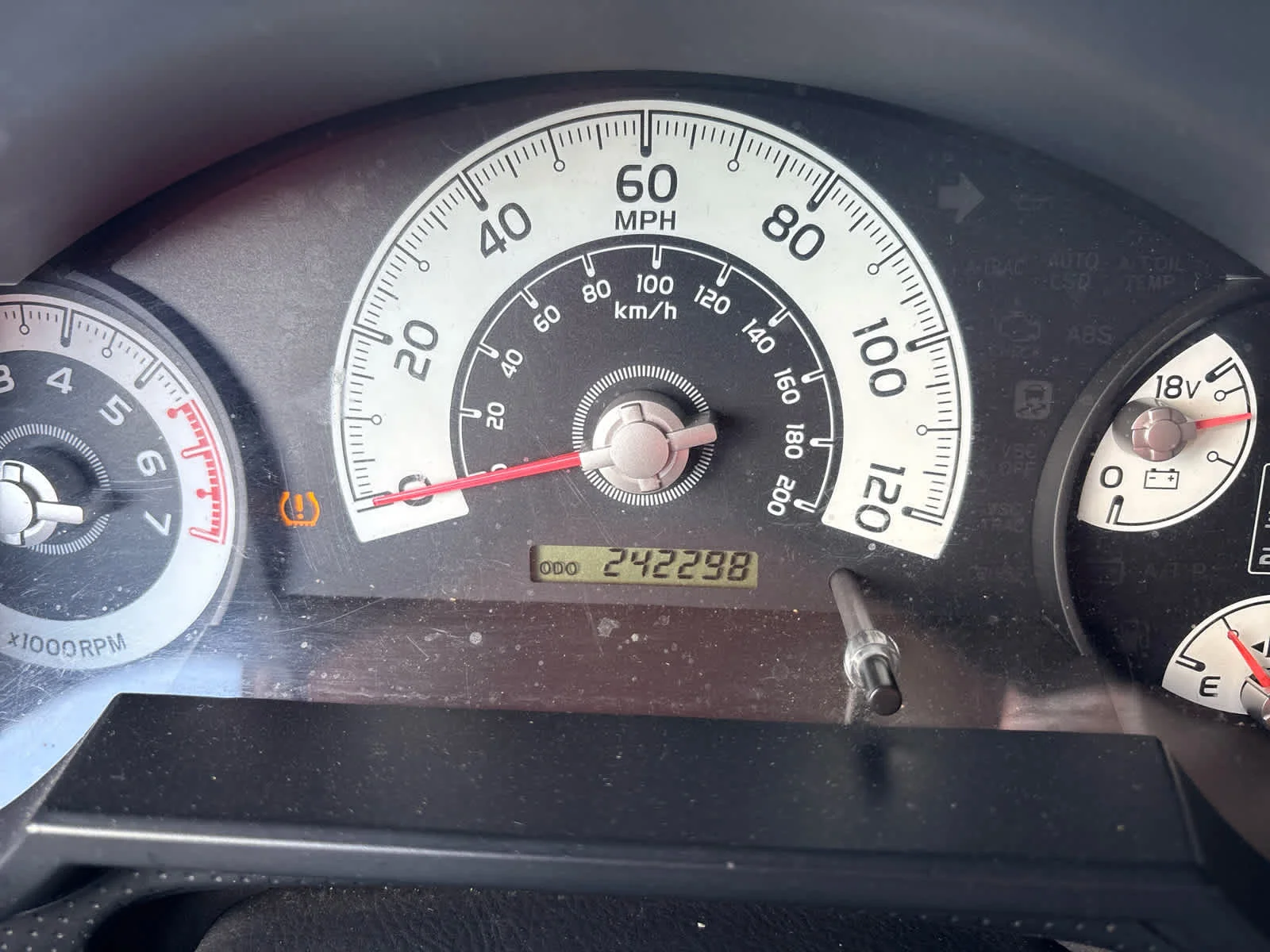 Used 2008 White/Titanium Metallic Toyota  image 20