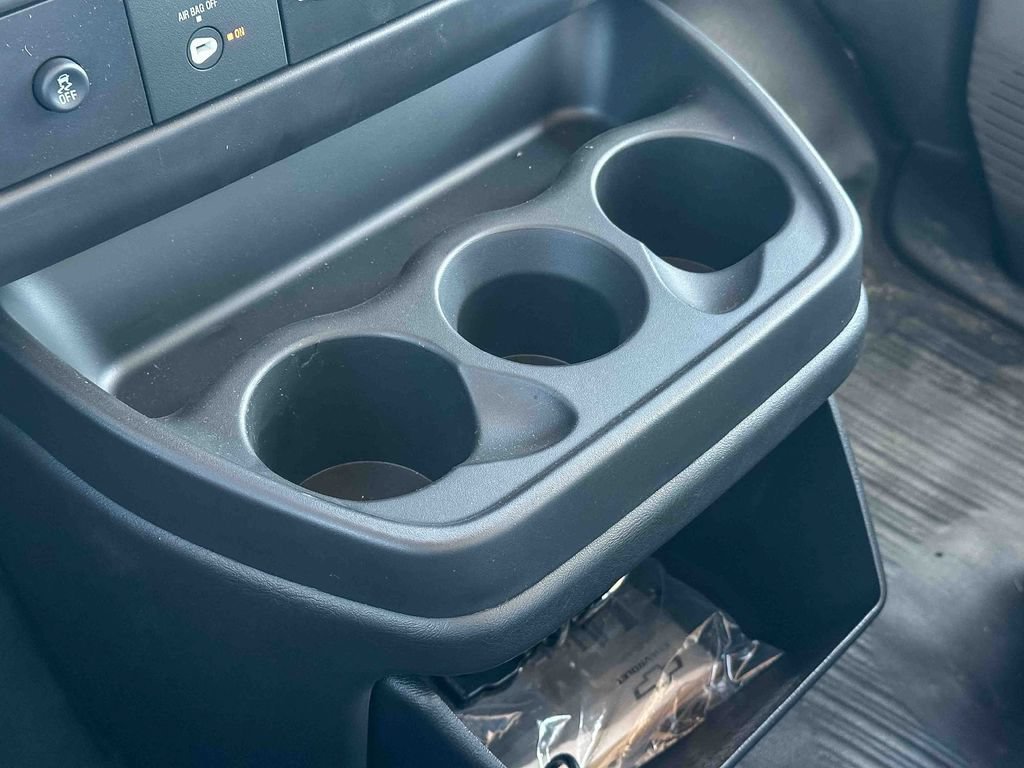 2025 Chevrolet Express Cargo Work Van - Photo 23