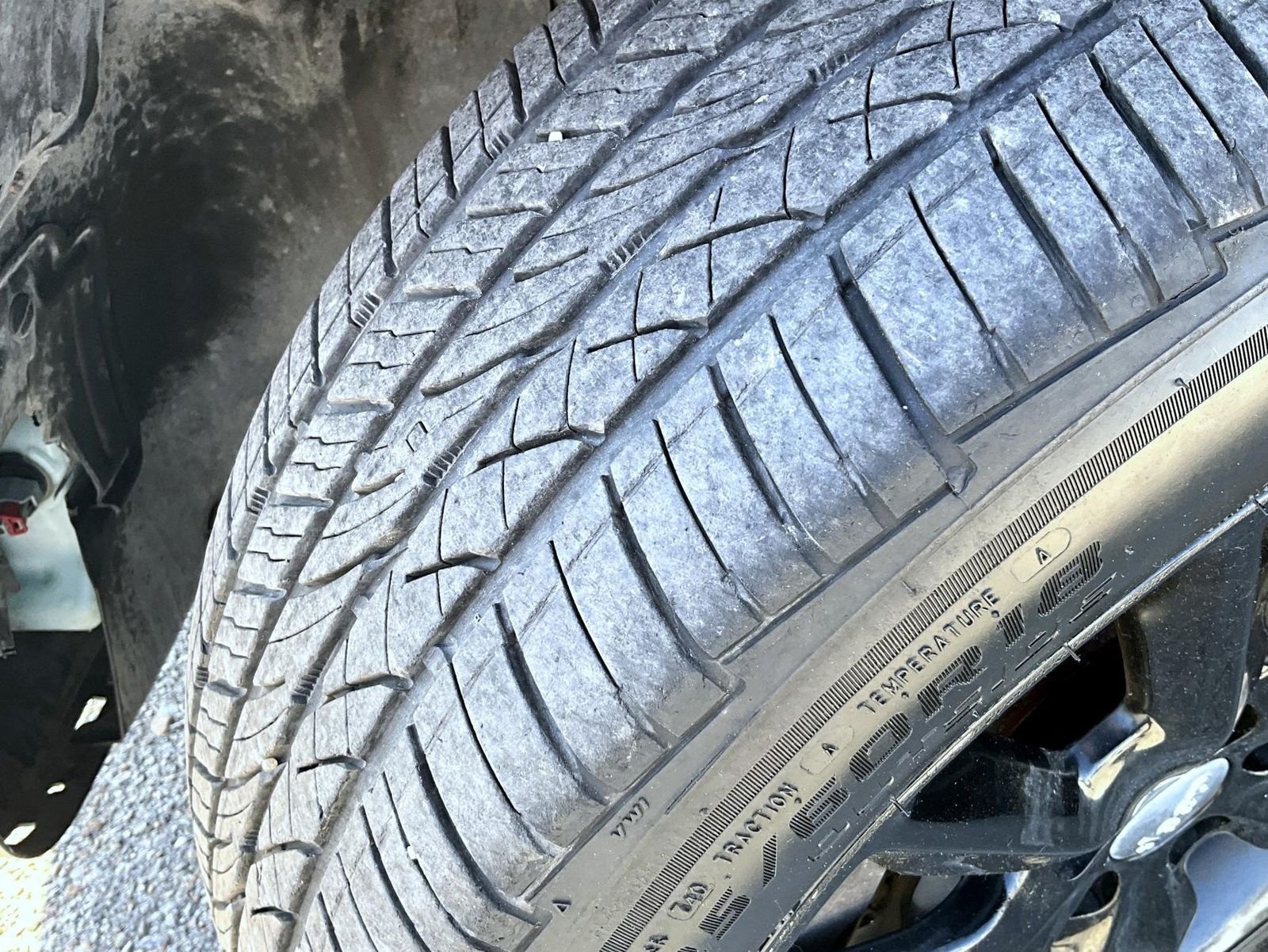 Used 2014 Black Jeep Latitude image 24