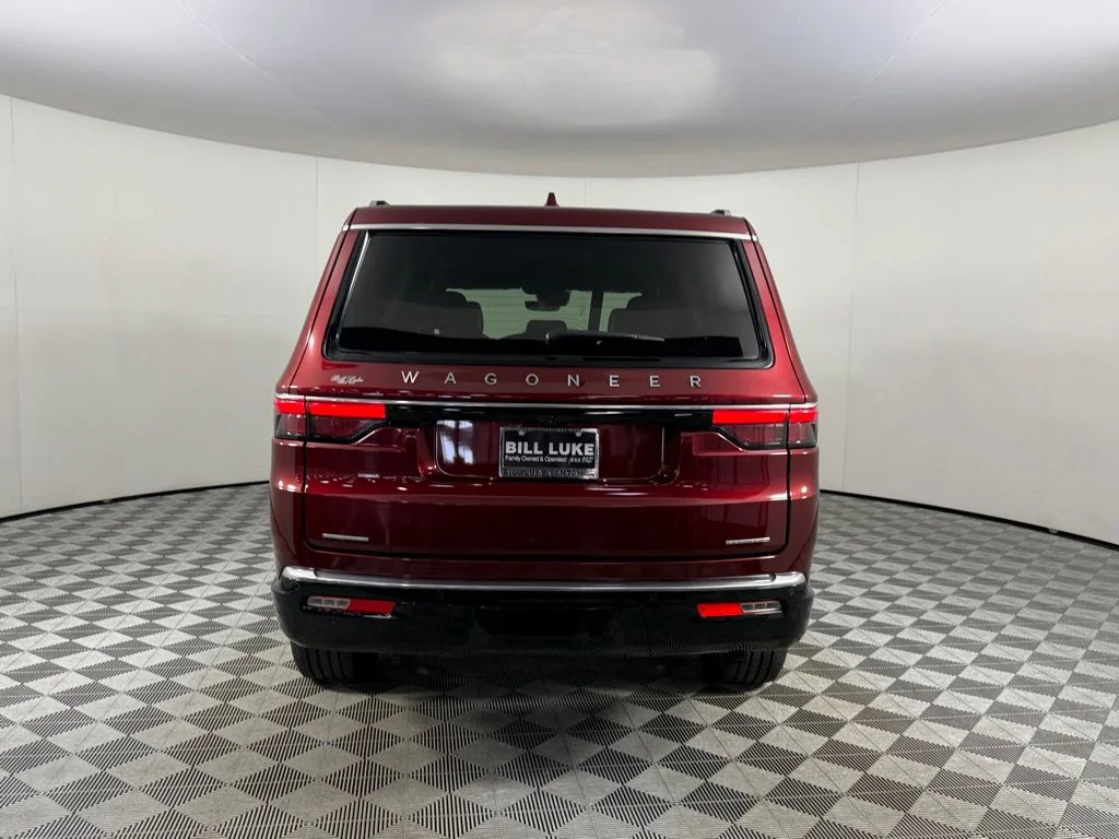 Used 2023 Red Jeep Series III image 9
