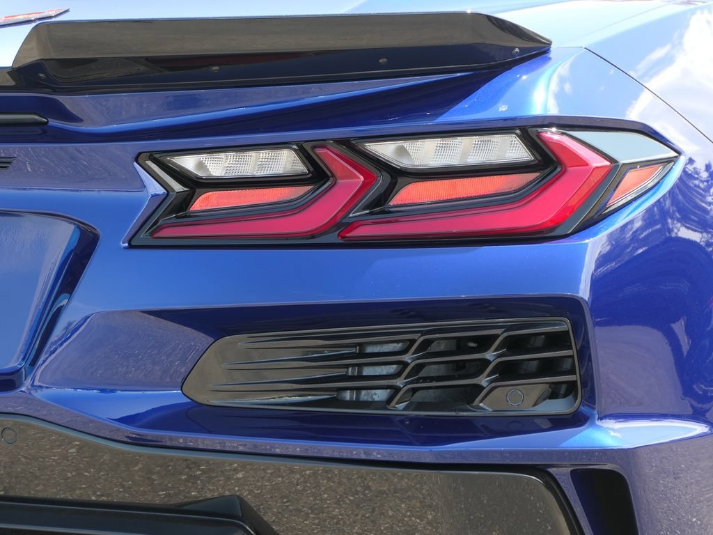 New 2027 Admiral Blue Metallic Chevrolet 2LT image 4