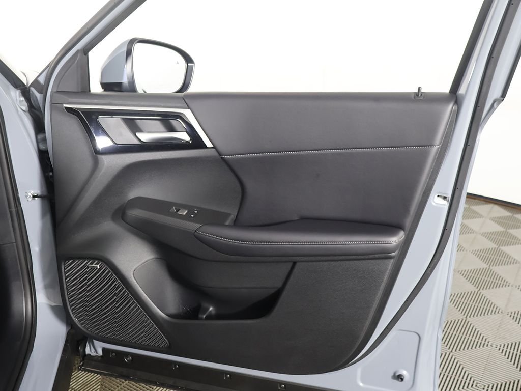 New 2026 Gray Mitsubishi SE image 23