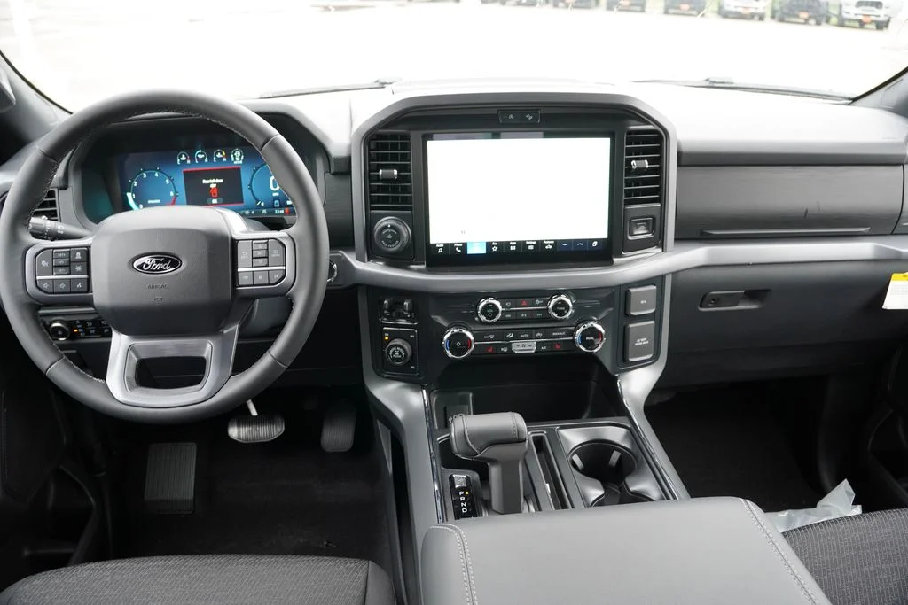 New 2026 Carbonized Gray Metallic Ford XLT image 13